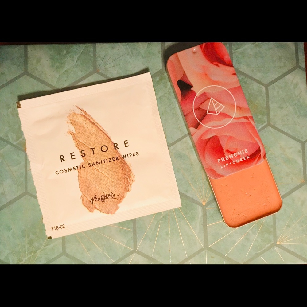 Maskcara Frenchie lip/cheek